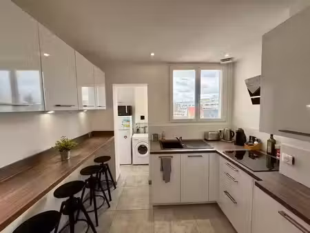 location meublée appartement 5 pièces 64 m² à reze (44400)  475 €