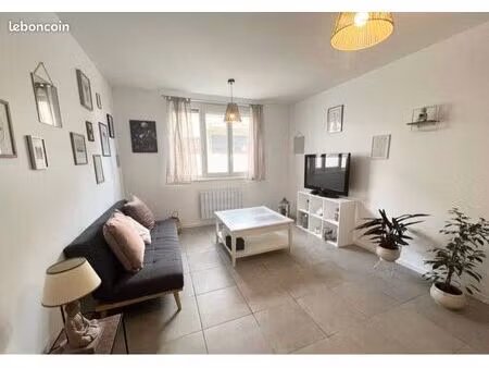 appartement t2 de 50m2 meublé