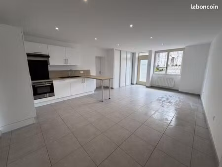 appartement 3 pièces 64 m²