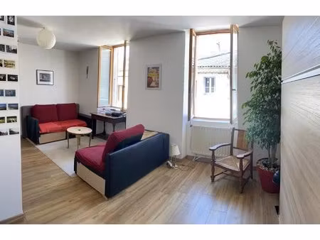 appartement t2/t3 rénové en centre-ville de die