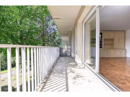 appartement familial de 5 pièces avec cave  double box et grand balcon