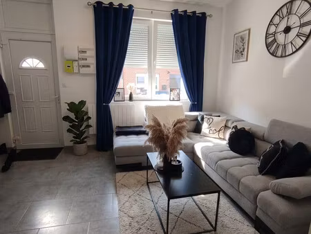 ? à vendre – maison entièrement rénovée à petite-forê