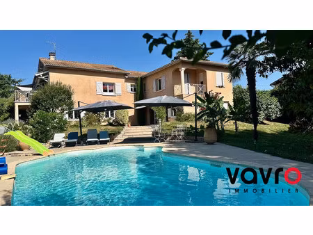 belle propriete - 200 m2 + 60 m2 de garage et 71 m2 d'atelier