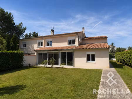 maison familiale 4 chambres avec jardin et garage