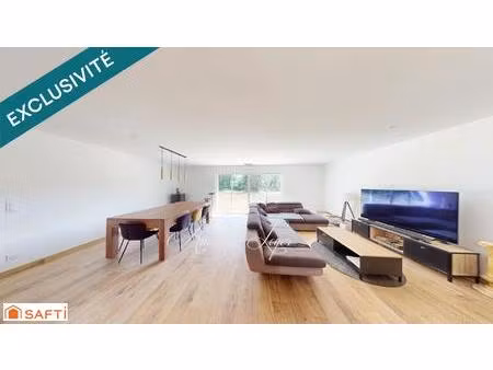maison contemporaine de 2025 avec garage