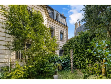 coeur du quartier des chalets rare maison bourgeoise