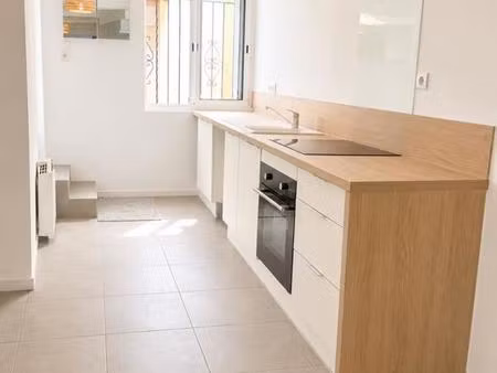 maison de village - 74m ²