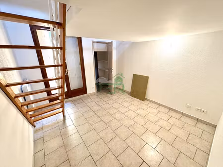 location nimes - t2 en rdc de 39.18m² - rénové
