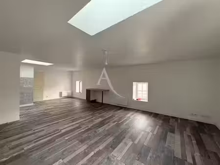 location appartement 3 pièces 76 m² à nancras (17600)  700 €
