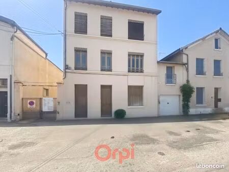immeuble 9 pièces 277 m²