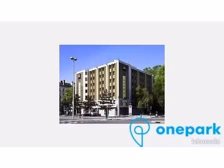 parking/box 12 m² lyon 03