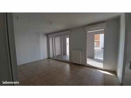 t2 - vaulx en velin