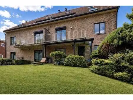appartement duplex arrière avec 2 terrasses et cave