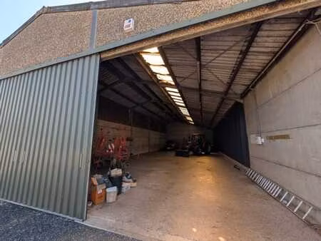 entrepôt de 235 m² à manage !