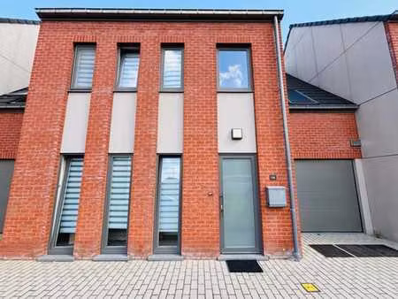 maison à louer dans le centre ville de leuze-en-hainaut.