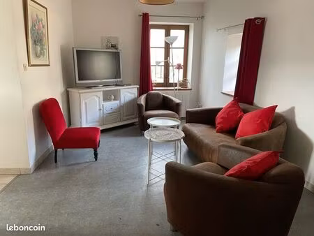 beau t2 climatisé et meublé