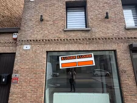 local commercial à louer à fosses-la-ville