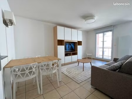 t2 meublé de 54m2 entre garibaldi et saxe-gambetta