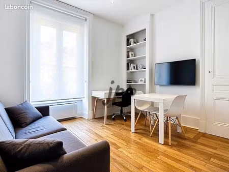 appartement 2 pièces meublé - au pied métro b gare d'oullins et bus tcl