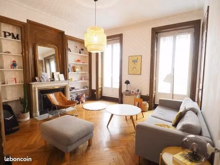 appartement 3 pièces 77 m²