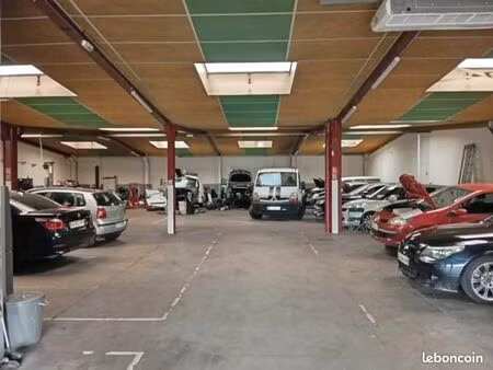 bureau 665 m²
