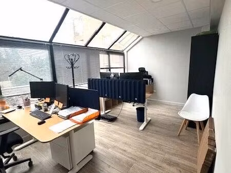 bureaux 348 m²