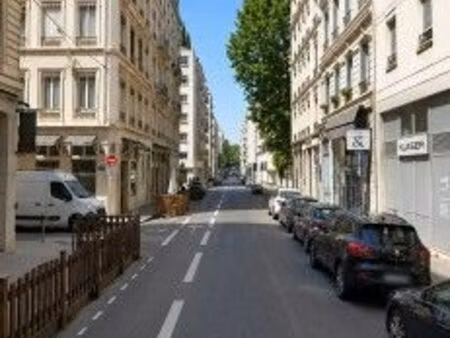local commercial 74 m²