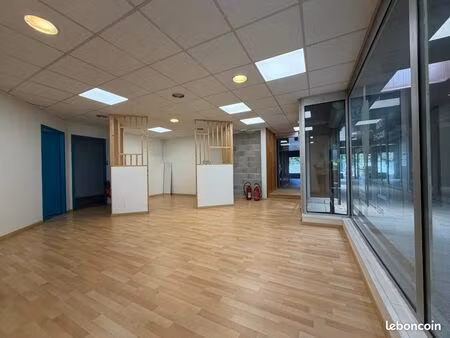 local commercial 63 m²