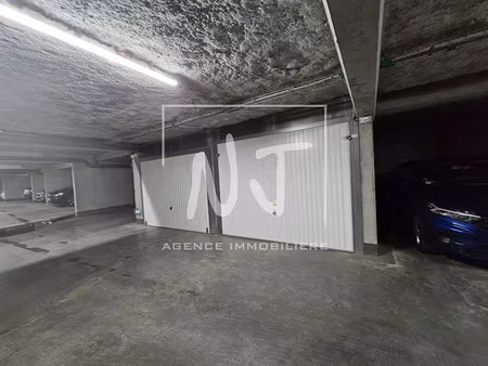 location parking 9 m² à saint-barthélemy-d'anjou (49124)  90 €