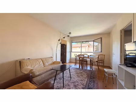 location meublée appartement 5 pièces 94 m² à pantin (93500)  1 700 €