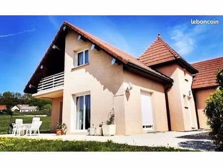 maison 5 chambres avec terrain dans quartier calme