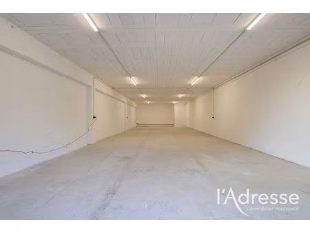 location locaux professionnels 1 pièce 133.6 m² à lucciana (20290)  1 150 €