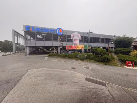 location locaux professionnels 0 pièces 75 m² à le relecq-kerhuon (29480)  1 200 €