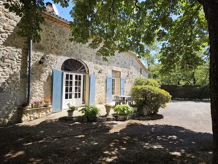 maison en pierre 9 pièces