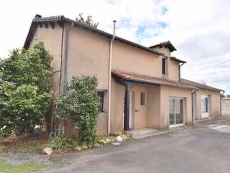 vente maison à saint-lumine-de-coutais (44310) : à vendre / 257m² saint-lumine-de-coutais