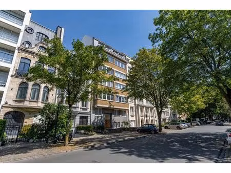 appartement à vendre avec terrasse et 2 chambres   uccle (vbe42079)