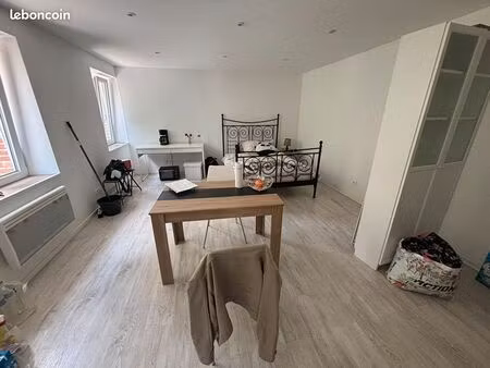 studio 1 pièce 30 m²