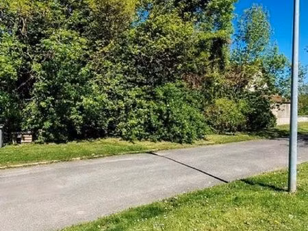 terrain 1888 m² laon