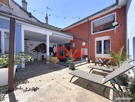 immeuble 7 pièces 250 m²