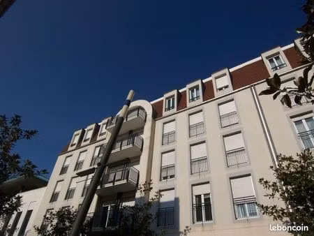studio 1 pièce 44 m²
