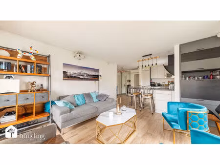 face seine - 70m² avec 2 chambres et balcon
