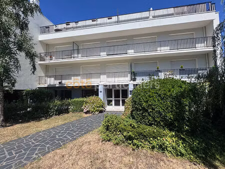 cabinet de kinésithérapie a vendre nantes viarme -- local professionnel de 52 56 m² avec p