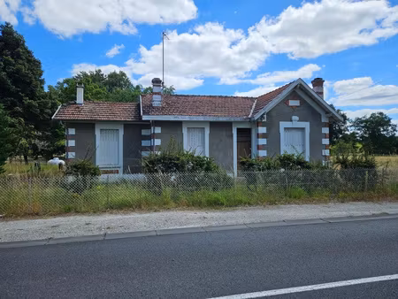 maison d'environ 90m2 à rénover intégralement dans un cadre