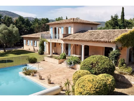 grande bastide provençale d'environ 200 m2 - grande piscine