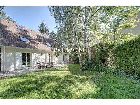 maison 14 pièce(s) 297 m2
