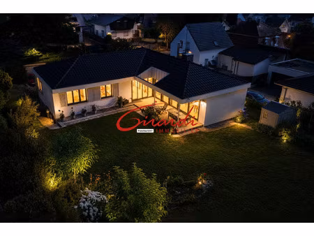villa d'architecte plain-pied 161 m2 sur 14 9 ares - 3 chamb