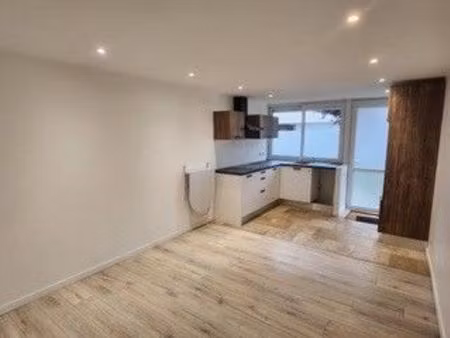 à louer – appartement t3 entièrement rénové – 47 10 m² – les essarts-le-roi