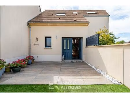 maison contemporaine atypique de 180 m² sur trois niveaux avec rez-de-jardin