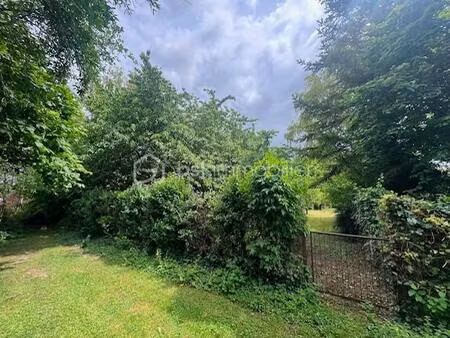terrain de 810 m² à bray-sur-somme