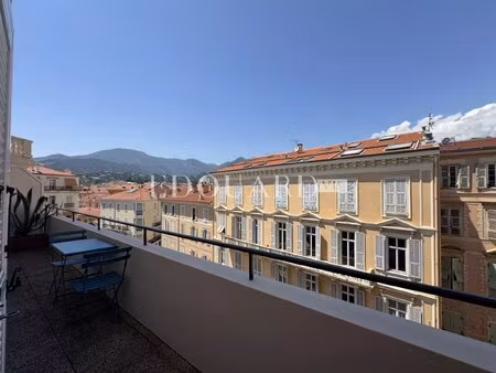 deux pièces meublé avec balcon et parking  dans immeuble de standing en plein centre de me